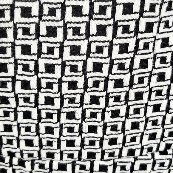 Sharagano Black White Geo Square Knit Sleeveless Zipper Fit and Flare Dress 4 - Picture 4 of 9